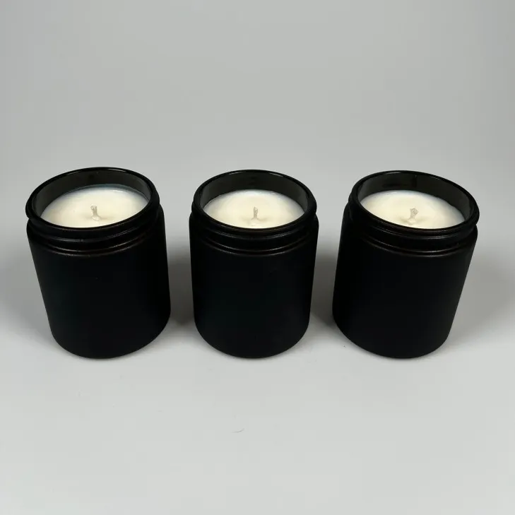 Świeca sojowa zapachowa w szkle czarny mat - bawełniany knot 180 ml